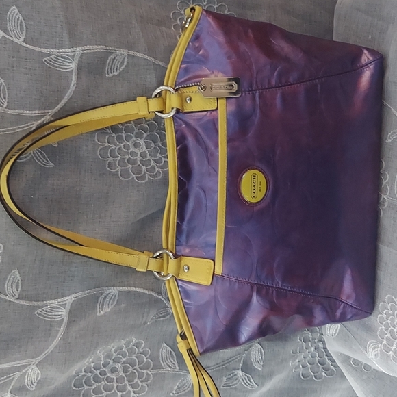 Coach embossed tote - Picture 8 of 8